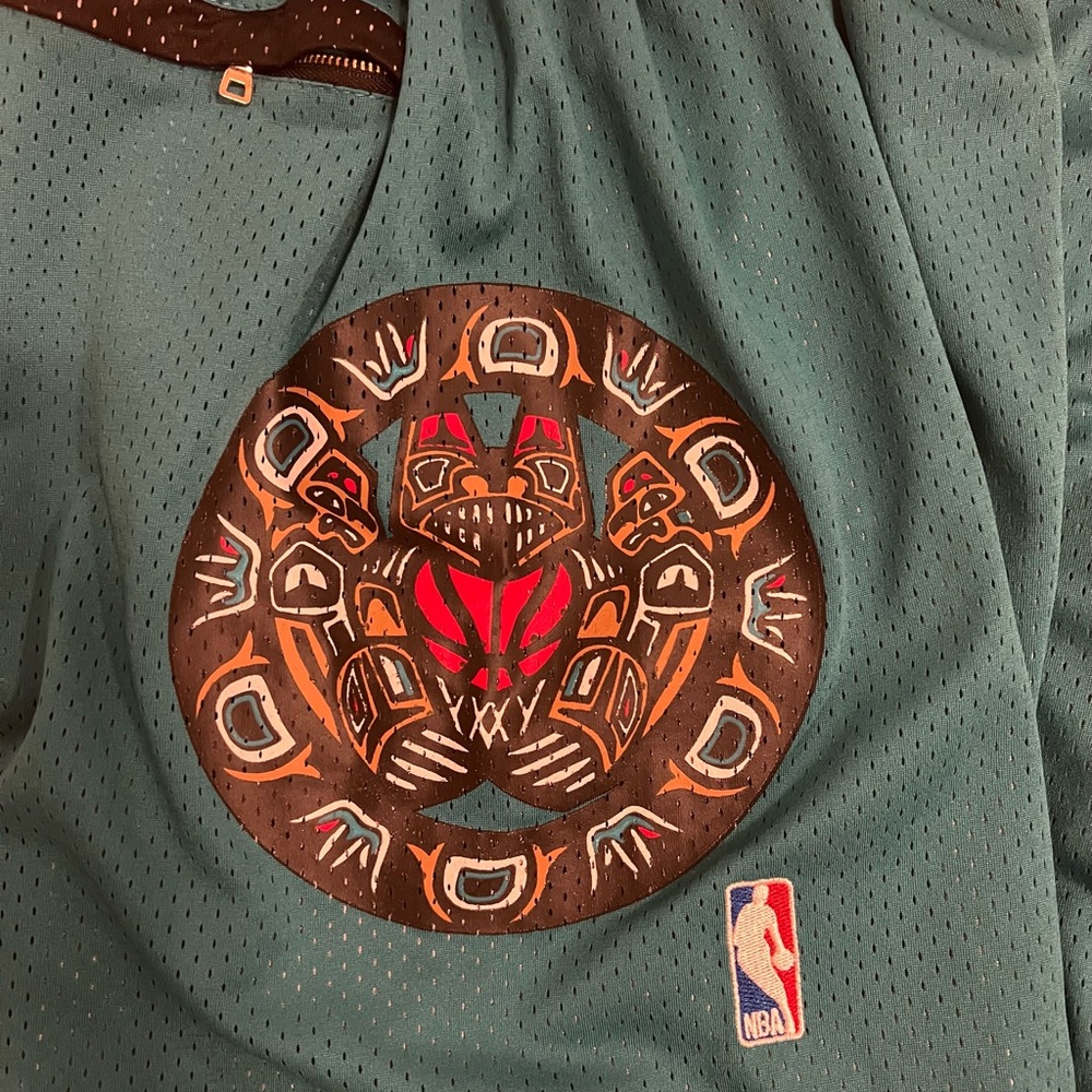 Just Don vintage Vancouver grizzlies shorts - Picture 3 of 4